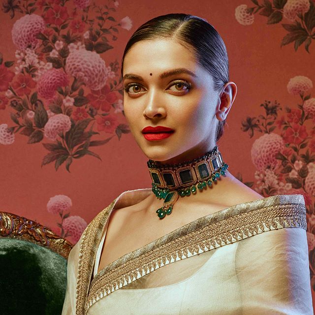 राणी पद्मिनीच्या भूमिकेतील दीपिकाने अनेकांना घायाळ केले आहे. राणी पद्मावतीच्या भूमिकेला या अभिनेत्रीने न्याय दिला आहे असे म्हटले तर वावगे ठरणार नाही.