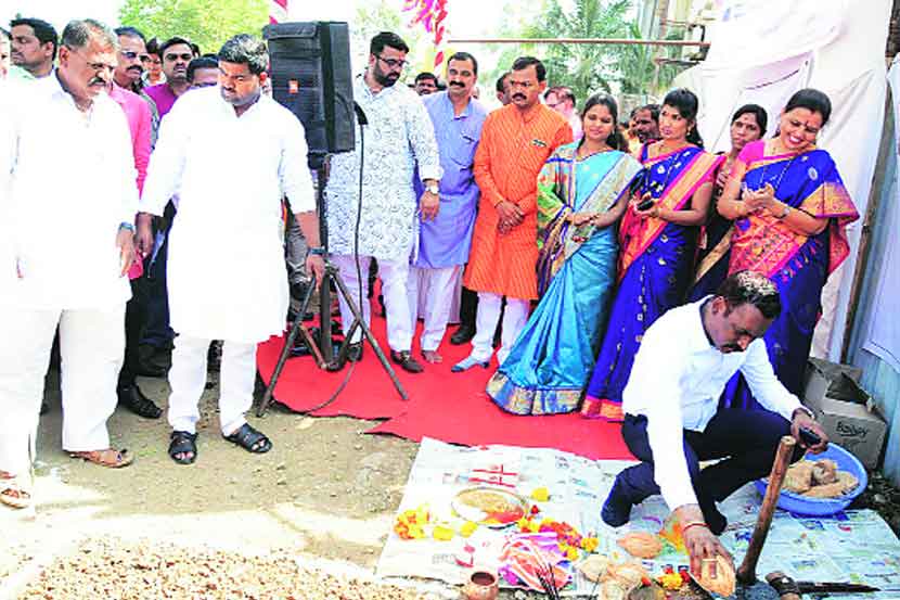 पिंपरी महापालिकेत समाविष्ट झालेल्या गावांमधील महत्त्वपूर्ण कामांना वीस वर्षांनंतर मुहूर्त लाभला आहे.