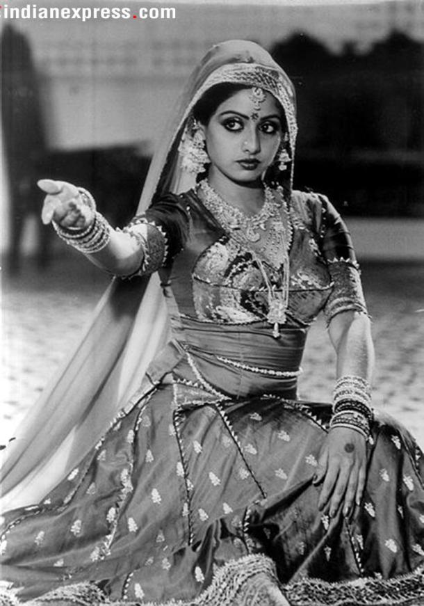 सोलवा सावन या चित्रपटातून श्रीदेवीने १९७८-७९ च्या दरम्यान हिंदी सिनेसृष्टीत प्रवेश केला. त्यानंतर १९९७ पर्यंत पुढची १८-१९ वर्षे ती हिंदी सिनेसृष्टीवर अधिराज्य गाजवत राहिली.