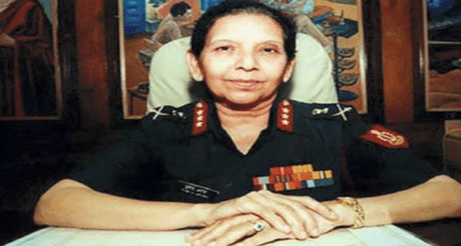 प्रिया जिंघन - भारतीय सैन्यात भरती होणाऱ्या प्रिया जिंघन या पहिल्या महिला आहेत.