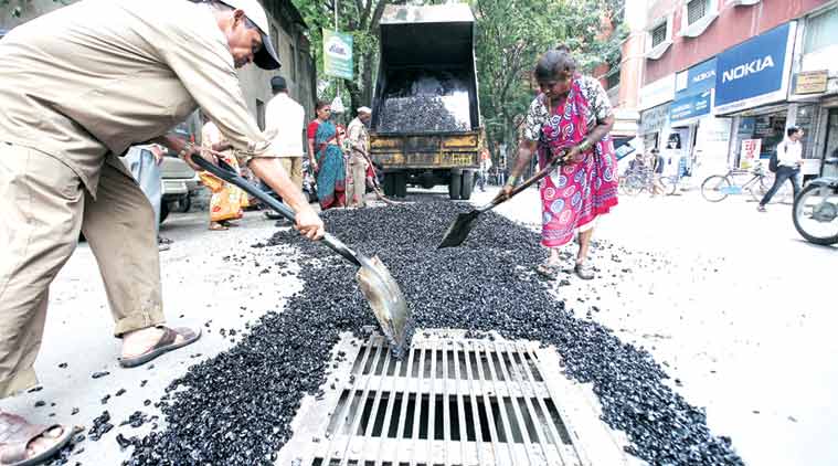 राज्यात कर्ज घेऊन रस्ते, पूल बांधणी