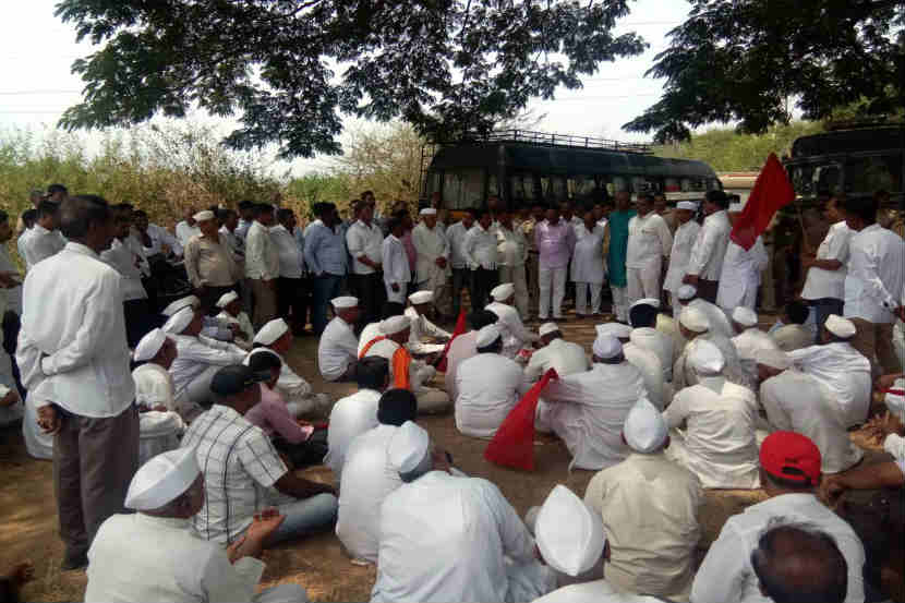 अनेक वर्षांपासून प्रलंबित असलेल्या आपल्या मागण्या पूर्ण व्हाव्यात यासाठी पिंपरी-चिंचवड़ शहराला पाणी पुरवठा करणाऱ्या पवना धरणाचा पाणी पुरवठा आज धरणग्रस्तांनी रोखून धरत आंदोलन केले. 