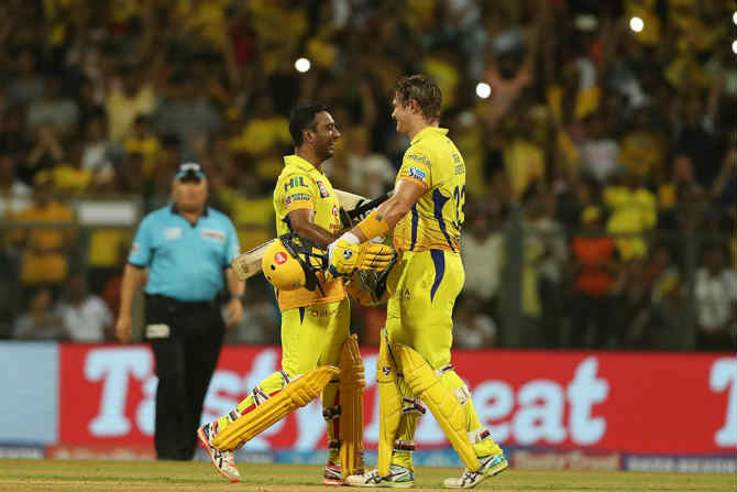 सुरेश रैना माघारी परतल्यानंतर शेन वॉटसनने अंबाती रायडूच्या साथीने चेन्नईच्या विजयावर शिक्कामोर्तब केलं.