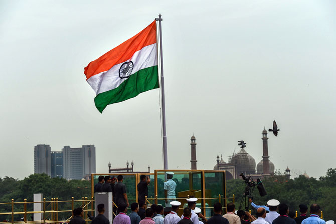 ७२ व्या स्वातंत्र्य दिनानिमित्त दिल्लीतील लाल किल्ल्यावरील काही निवडक छायाचित्र ( छाया सौजन्य : पीटीआय)