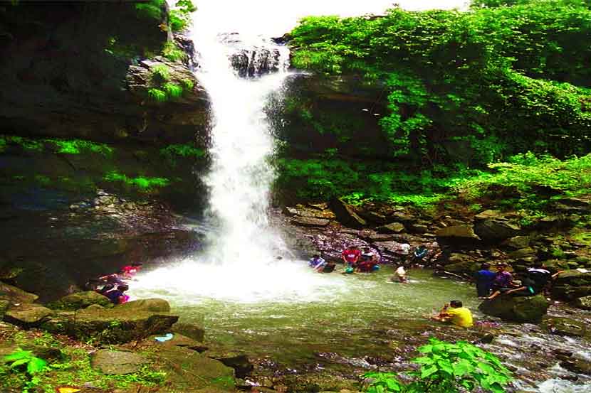 ‘देश का नेता कैसा हो, वैभव राऊत जैसा हो’ हिंदुत्त्ववाद्यांच्या घोषणा