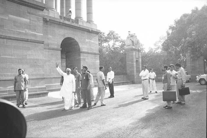 अटल बिहारी वाजपेयी भारताचे १० वे पंतप्रधान होते.