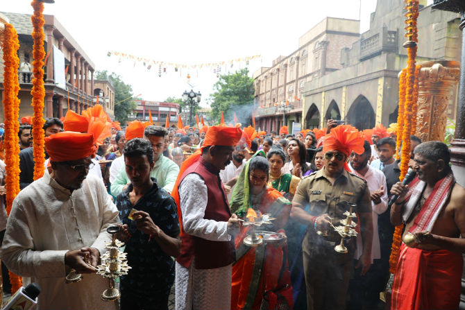 यावेळी थीम पार्कमध्ये एकच कल्ला आणि हर्ष पाहायला मिळाला होता.