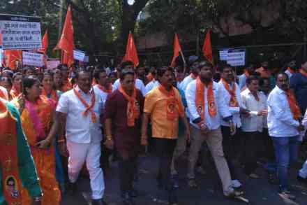 पुणे शहराचे प्रश्न सोडवण्यात हे भाजपा सरकार अपयशी ठरल्याचा आरोप शिवसेनेने केला.