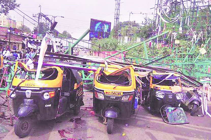 जाहिरात फलकांबाबतचा पालिकेचा दावा खोटा