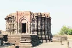 लोणार सरोवर परिसरातील मंदिरांच्या जीर्णोद्धाराला मान्यता