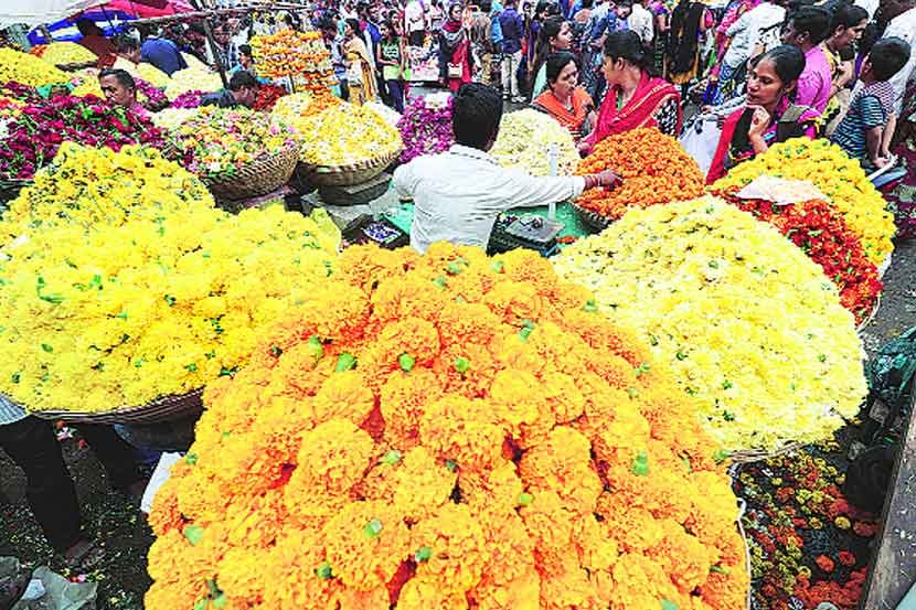 दिवाळीमुळे फूलबाजार बहरला!