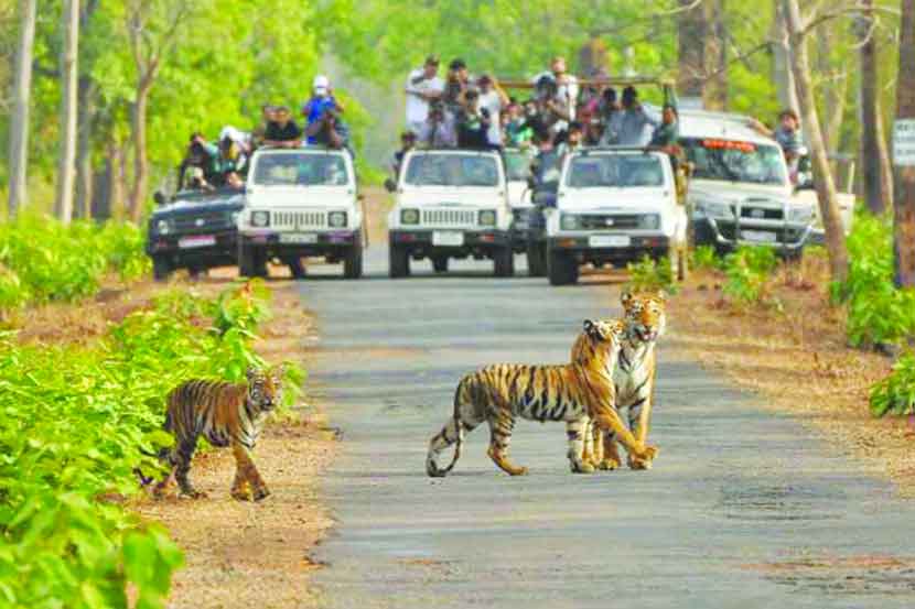 पंधरा मिनिटे उशीर झाल्यास ५०० रुपये दंड!