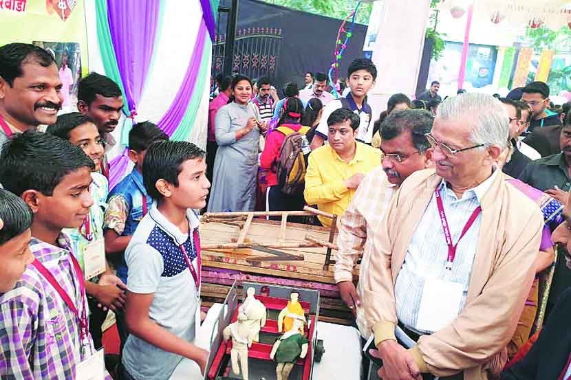 अपघातात जीवितहानी टाळणारी ‘री-मूव्ह’ कार