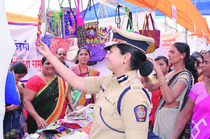 बचत गटांमुळे महिलांच्या आत्मविश्वासात वाढ