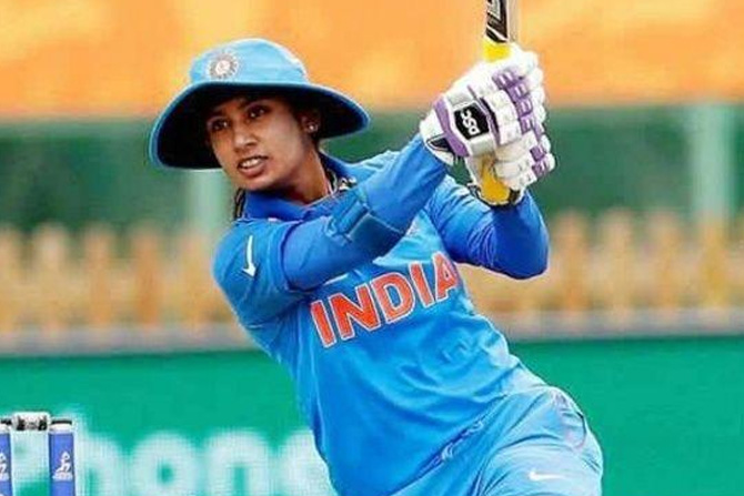 मिताली राज: आंतरराष्ट्रीय क्रिकेटमध्ये ६००० धावांचा टप्पा पार करणारी पहिली भारतीय महिला. एकदिवसीय सामन्यात २०० एकदिवसीय सामने खेळणारी ती पहिली महिला क्रिकेटपटू आहे