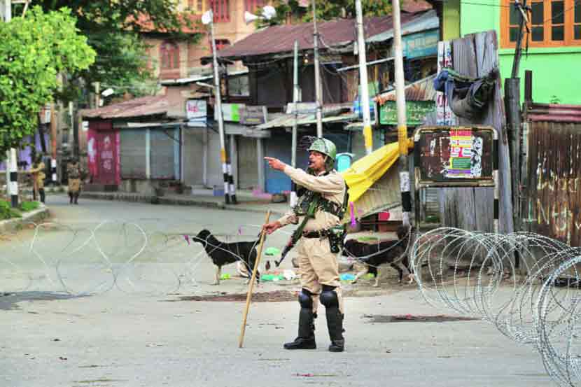 काश्मीरमध्ये पुन्हा निर्बंध