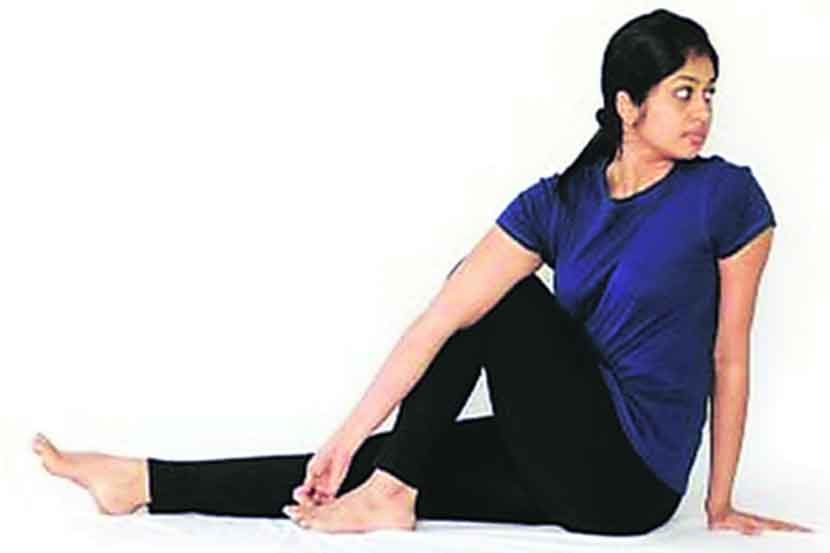Vakrasana or Half Spinal Twist Pose: How to Do It, Benefits, Step by Step  Instructions & Precautions