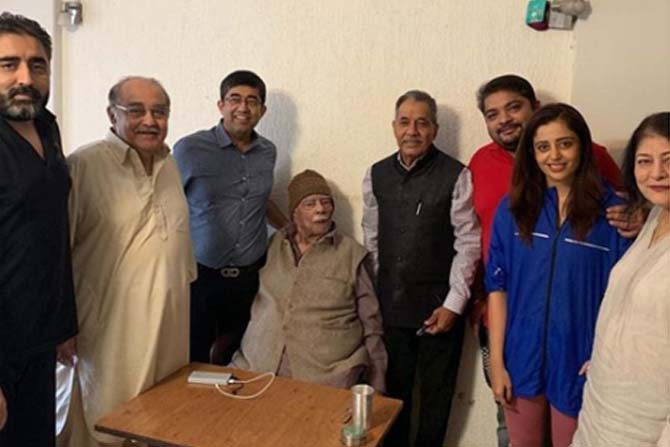 शार्दूल व्यावसायिक असून त्याला काही राजकीय पार्श्वभूमी असल्याचंही कळतंय. नेहाच्या इन्स्टाग्राम अकाऊंटवर शार्दूलसोबतचे काही फोटो पाहायला मिळतात.