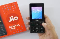 Jio ची दिवाळी बंपर ऑफर, १५०० रुपयांचा फोन केवळ ६९९ रुपयांत !