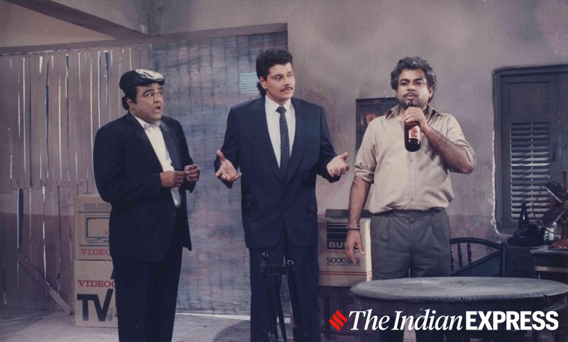 या चित्रपटातील “मै तो कहता हूँ आप पुरुष ही नही है…. महापुरुष है महापुरुष”, “गलतीसे मिस्टेक हो गया”, “तेजा मै हू मार्क इधर है” असे काही प्रसिद्ध डायलॉग्स आजही आपल्या ओठांवर खेळतात.