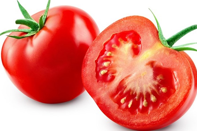 ४. टोमॅटो - टोमॅटोचं सेवन केल्यामुळे श्वसनासंबंधीचे आजार दूर होतात. त्यामुळे आहारा टोमॅटोचा वापर केला पाहिजे. त्यामुळे आहारात सॅलड किंवा सूपचा आवर्जुन वापर करावा