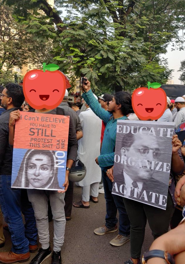 मोदी-शाह यांच्यावर तरुणाईची टोलेबाजी; पाहा आंदोलनातील चर्चेतील पोस्टर्स