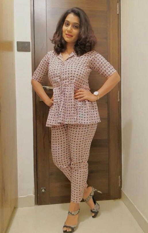 आदिनाथ आणि उर्मिलाचे अनेक फॅन्स असून त्यांची जोडी अनेकांना आवडते. (छाया सौजन्य- इन्स्टाग्राम)