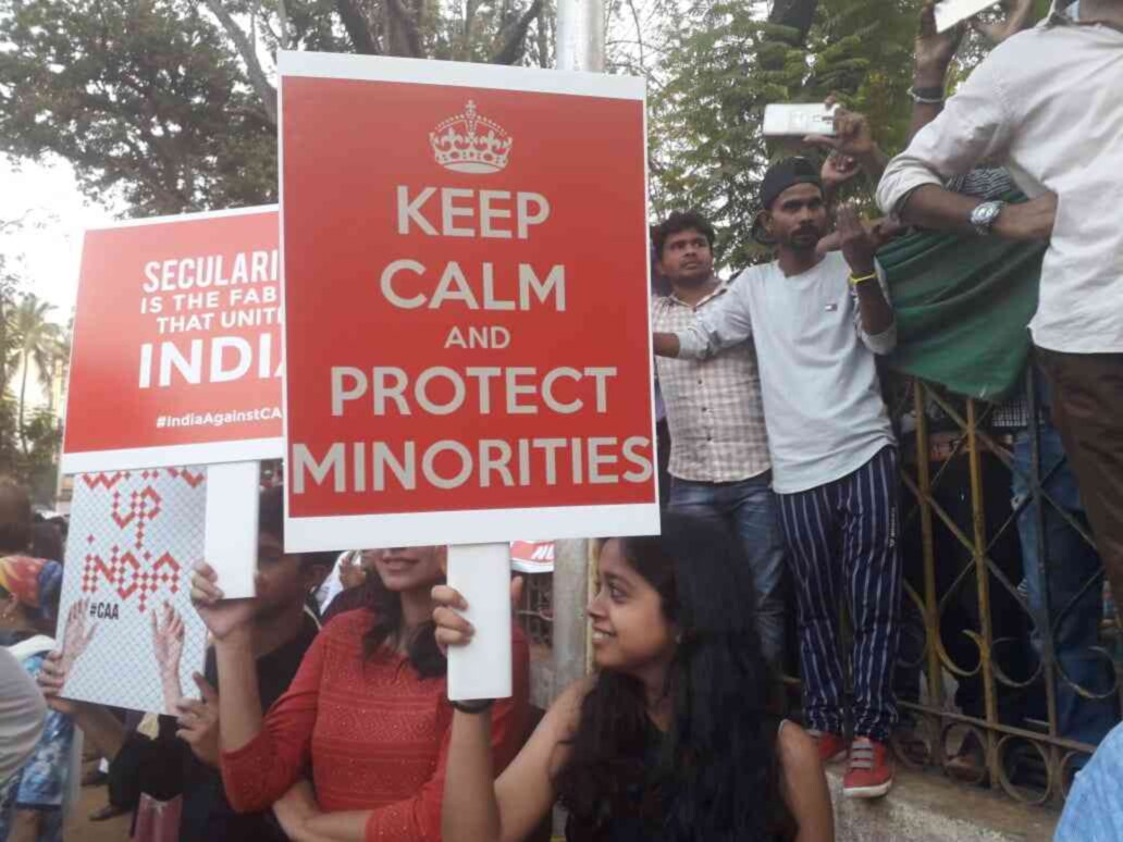 मोदी-शाह यांच्यावर तरुणाईची टोलेबाजी; पाहा आंदोलनातील चर्चेतील पोस्टर्स