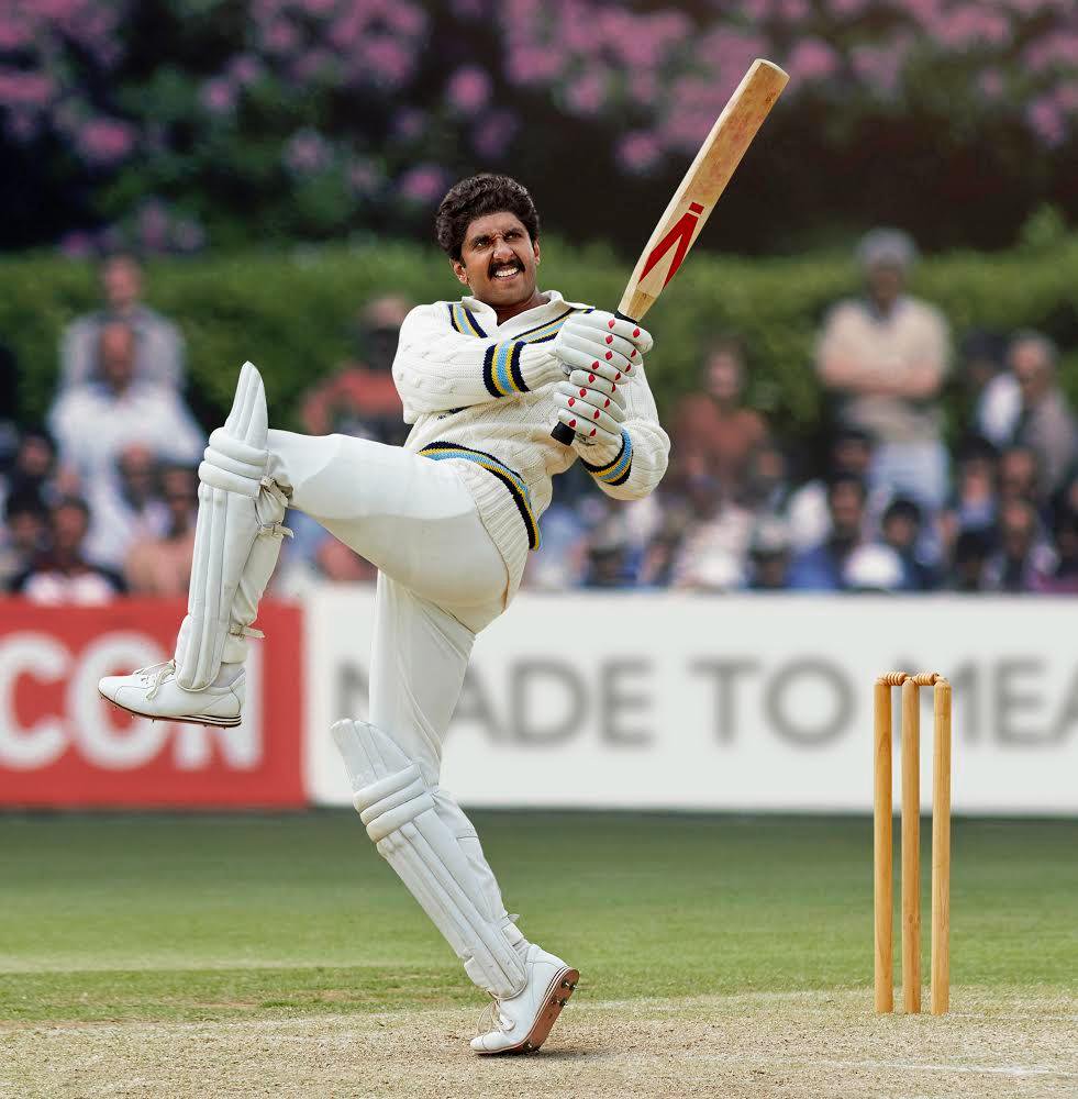 रणवीर सिंग - क्रिकेटर कपिल देव (फोटो सौजन्य - ट्विटर)