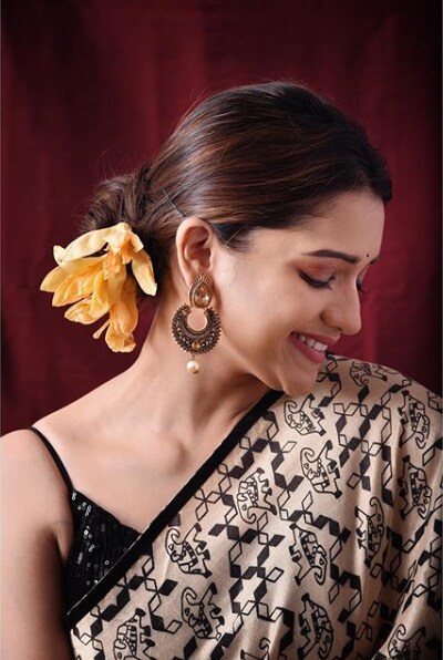 ज्यामध्ये तिने चाहत्यांना तिचे आवडते कलाकार, पदार्थ, चित्रपट, गाणी, छंद ओळखायला सांगितले होते.