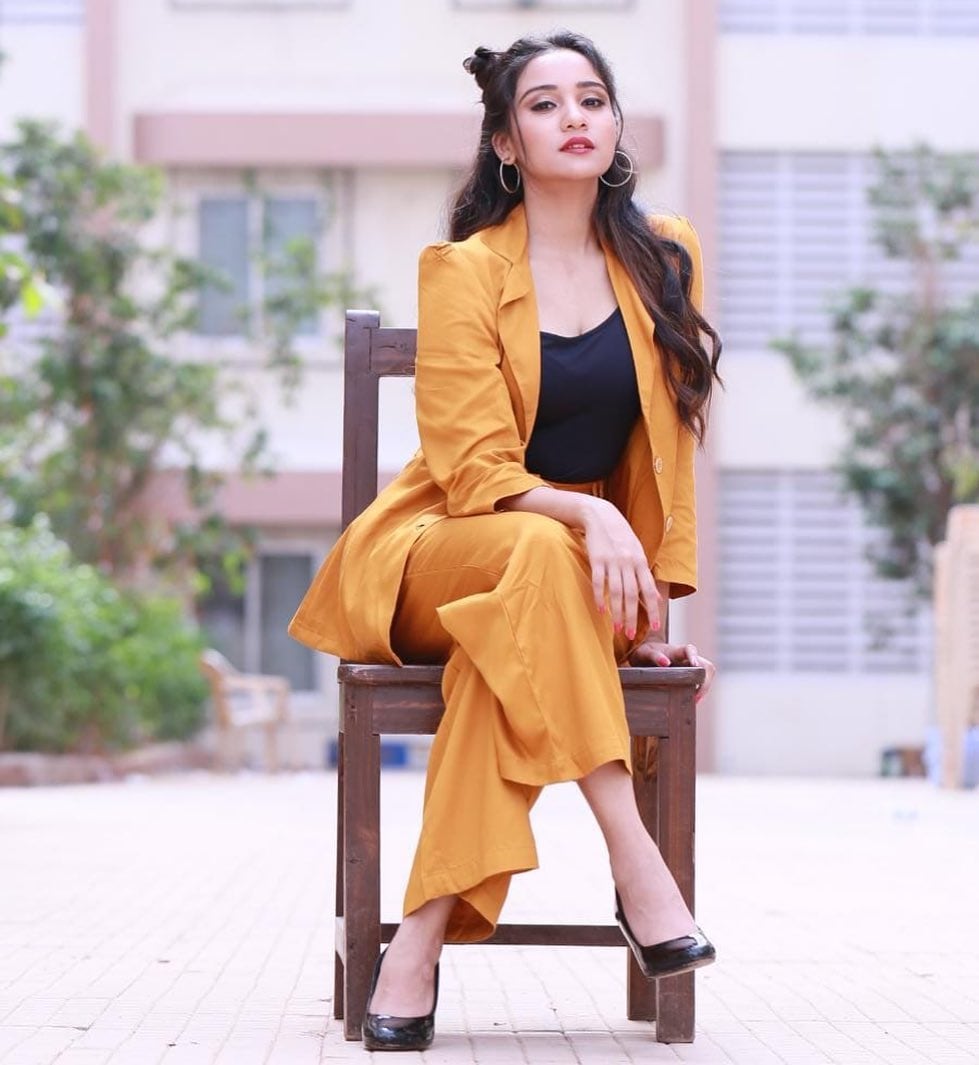 आशी सिंग (फोटो सौजन्य - इन्स्टाग्राम)