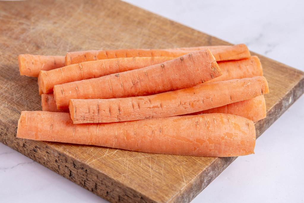 गाजराचा रस आणि मध एकत्र करून त्याचे ज्यूस प्यावा. यामुळे रोगप्रतिकारक शक्ती वाढते.