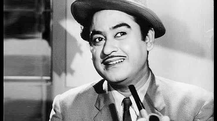 किशोर कुमार - प्रसिद्ध गायक किशोर कुमार यांनी तब्बल ८६ चित्रपटात अभिनेता म्हणून काम केलं आहे.