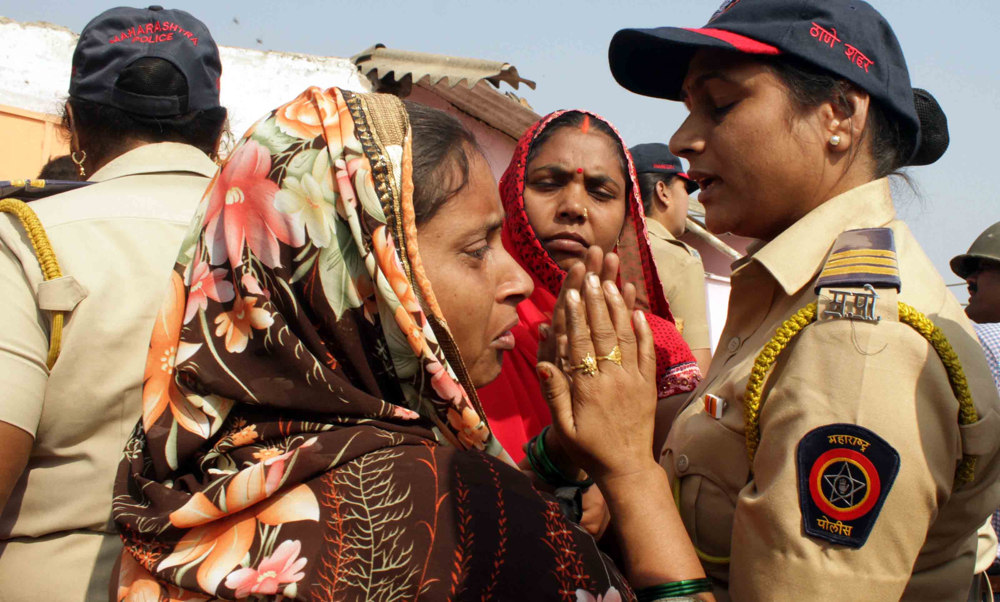 या अनधिकृत बांधकामांवर नेहमीच कारवाई केली जाते.