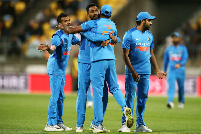 मात्र भारतीय संघाला सध्या दुखापतीचं ग्रहण लागलं आहे, गेल्या काही सामन्यांमध्ये भारताचे प्रमुख खेळाडू दुखापतीमुळे संघाबाहेर गेले आहेत. जाणून घेऊयात या खेळाडूंबद्दल....