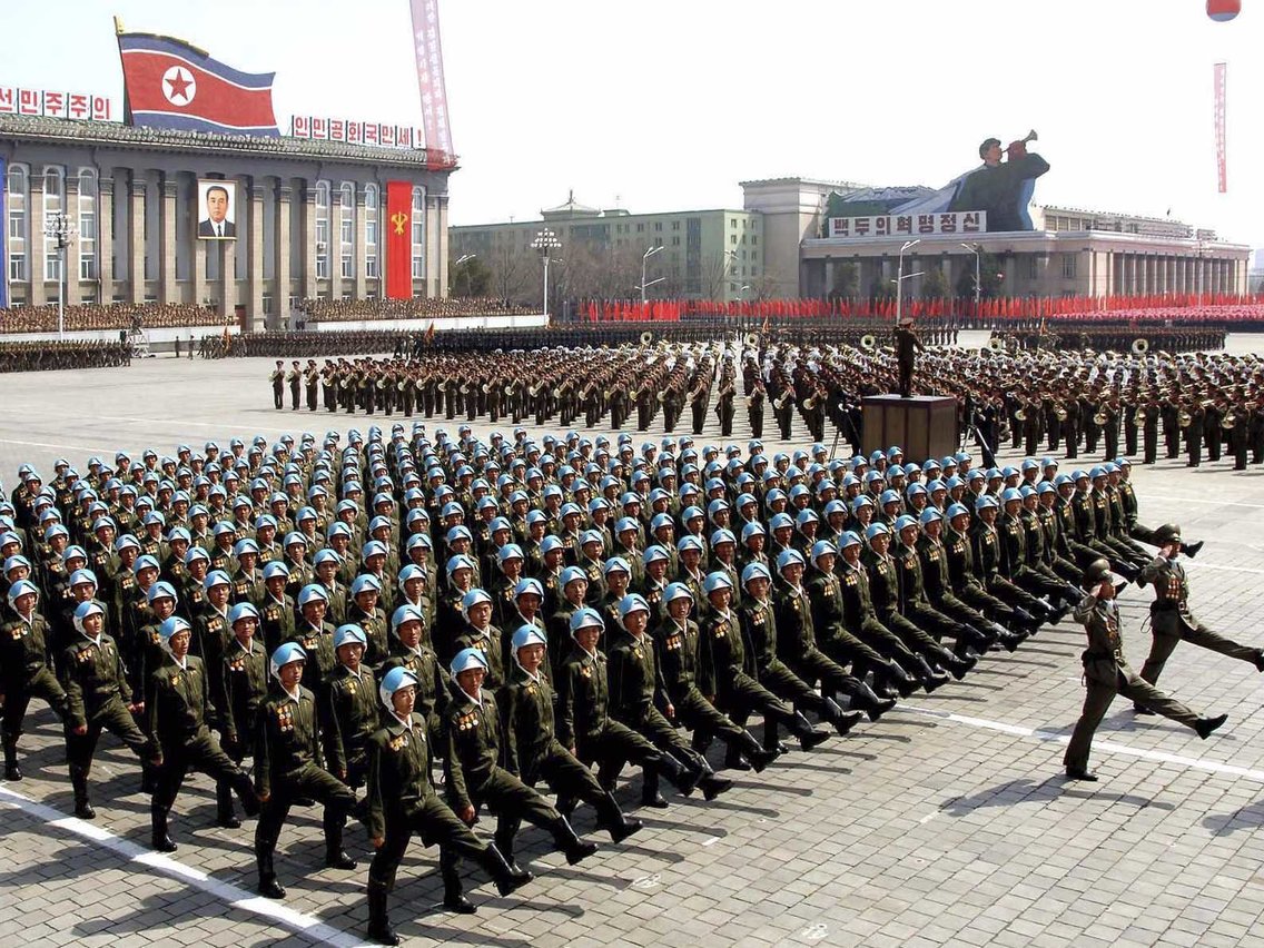 ०४ उत्तर कोरिया: एकूण सैनिक - १२ लाख ८० हजार