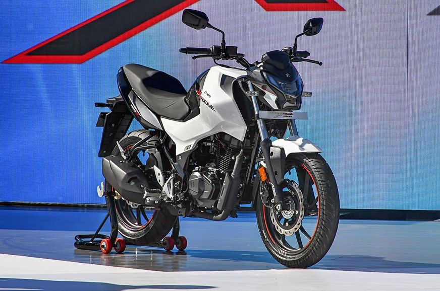 Xtreme मालिकेत कंपनीकडे आधीपासून Xtreme 200R आणि फुल-फेयर्ड Xtreme 200S या बाइक्स आहेत. आता यामध्ये अजून एका बाइकचा समावेश होणार असून Xtreme 160R ची भारतीय बाजारात बजाज पल्सर NS160, सुझुकी जिक्सर आणि टीव्हीएस अपाचे RTR 160 4V यांसारख्या गाड्यांशी स्पर्धा असेल.