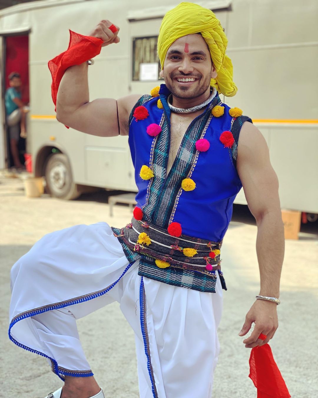 शिव पुण्यात डान्सचे क्लासेस घेतो. (फोटो सौजन्य : शिव ठाकरे / इंस्टाग्राम)