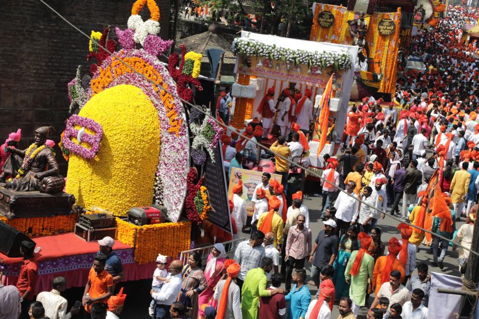 शिवजयंती मिरवणुकीतील रथ. ( फोटो सौजन्य : अरूल होरिझाॅन)