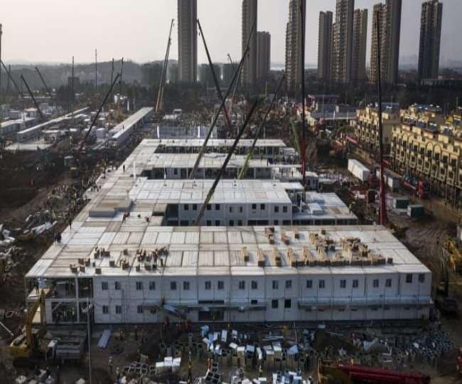 केवळ १० दिवसात हे रुग्णालय उभारण्यासाठी युद्धपातळीवर काम करण्यात आले.