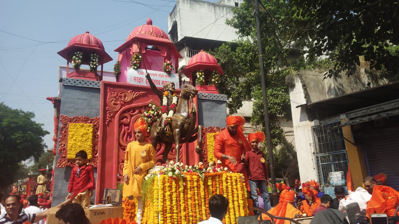 शिवजयंती मिरवणुकीतील रथ. (फोटो सौजन्य : सागर कासार)