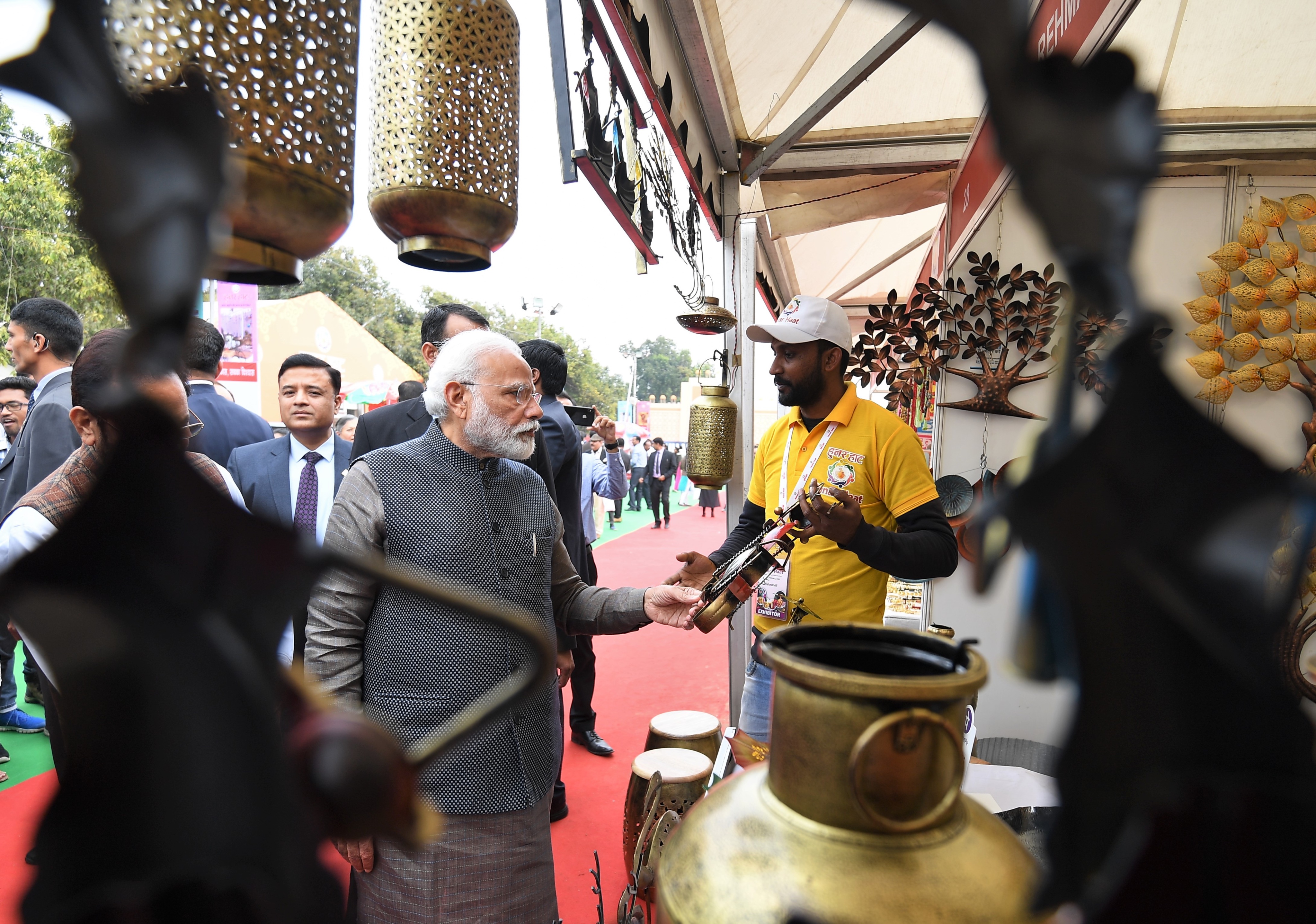 मोदी या ठिकाणी येणार असल्याने चोख सुरक्षा व्यवस्था ठेवण्यात आली होती.