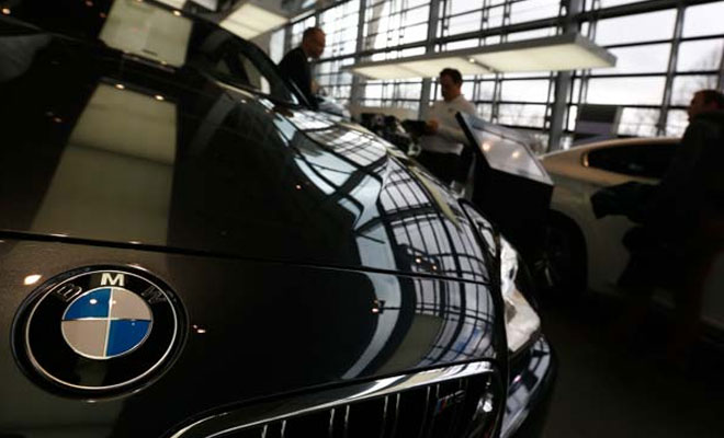 BMW - जागतिक स्तरावर वाहनश्रेत्रातील आघाडीची कंपनी असणाऱ्या BMW चा फूलफॉर्म आहे Bayerische Motoren Werke (बायरीचे मोटोरेन वॅर्के)