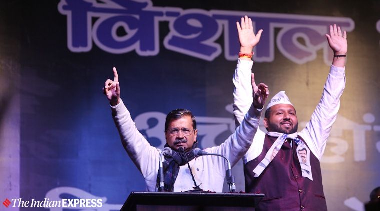 दिल्ली विधानसभा निवडणुकीसाठी 8 फेब्रुवारीला मतदान होत आहे. मतदानापूर्वी करण्यात आलेल्या चाचणीत 'आप' पुन्हा सत्तेत येणार असल्याचं चित्र आहे. टाइम्स नाऊ आणि इप्सोसने (आयपीएसओएस) संयुक्तरित्या केलेल्या मतदानपूर्व चाचणीमध्ये दिल्लीकरांनी आम आदमी पक्षाला पसंती दिल्याचे आकडेवारीतून दिसत आहे.