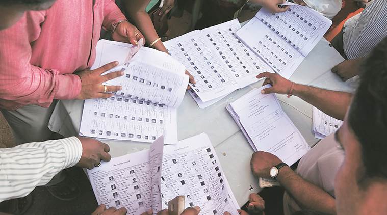 मतदार यादीत नाव नोंदवण्यासाठी वय 18 वर्षे असणं आवश्यक आहे. जामिया मिलिया इस्लामिया विद्यापीठात गोळीबार करणारा युवक अल्पवयीन आहे.