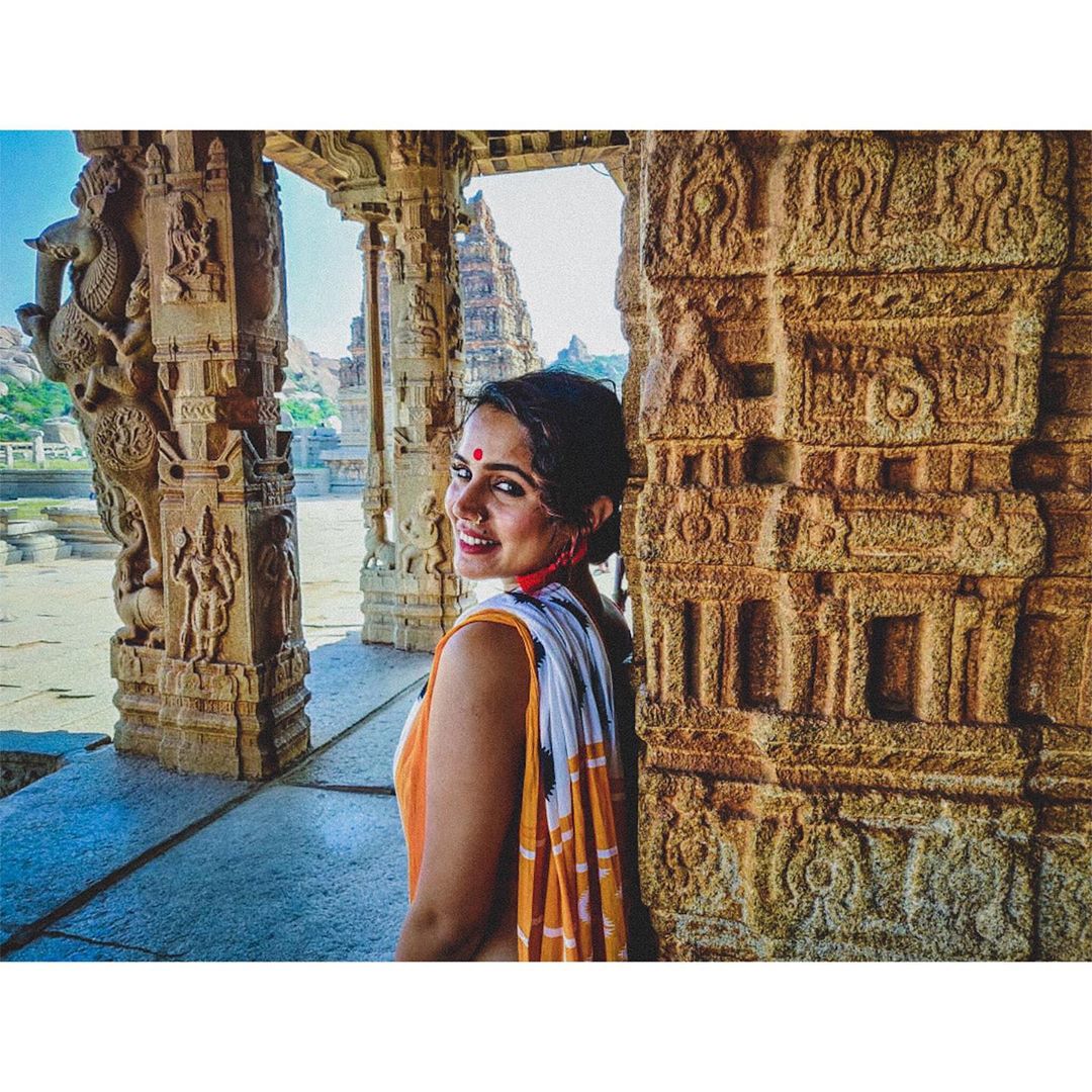 जन्मानेच बारामतीकर असलेल्या ऊर्मिलाची लव्ह स्टोरीही भन्नाट आहे. तिनेचं याविषयीचा किस्सा एकदा सांगितला होता. उर्मिलाची ही स्टोरी अनेकांना आपलीशी वाटणारी आहे.