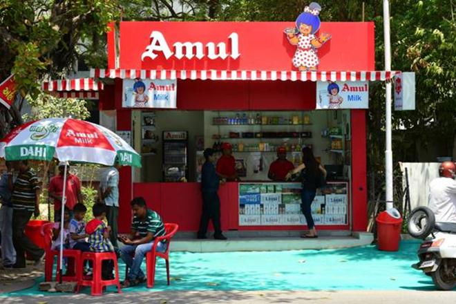 Amul - गुजरातमधील जगप्रसिद्ध अमुल कंपनीच्या नावाचा एक फूलफॉर्म आहे हे तुम्हाला सांगितल्यास तुमचा विश्वास बसणार नाही. मात्र कंपनीच्या नावाचा म्हणजेच Amul चा फूलफॉर्म Anand Milk Union Limited असा आहे.