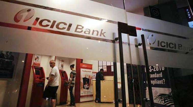 ICICI Bank - प्रत्येक भारतीयाला ठाऊक असणारी खासगी श्रेत्रातील ही बँक आहे. Industrial Credit and Investment Corporation of India असा या बँकेच्या नावाचा फूलफॉर्म होतो.