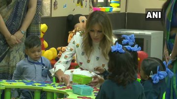 विद्यार्थी करत असलेल्या उप्रकमात त्या देखील सहभागी झाल्या.