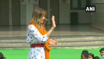 अखेरीस हा आनंद मनात साठवून त्या शाळेतून पुढील नियोजित स्थळाकडे निघाल्या.